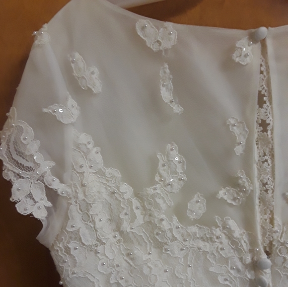 Tea Length Oleg Cassini Wedding Dress - Picture 4 of 8